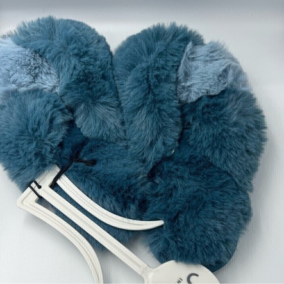 New Women's Faux-Fur Solid Crossband Slippers celestial size 7/8 - Picture 5 of 5